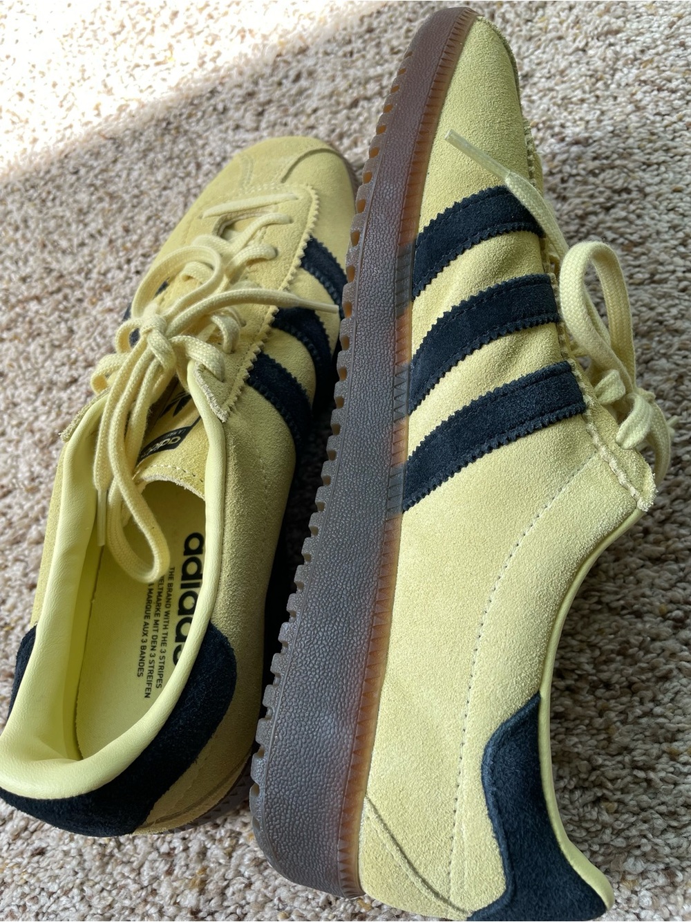 Adidas Suede Sneakers in Pale Yellow with Stripes - Picture 5 of 9